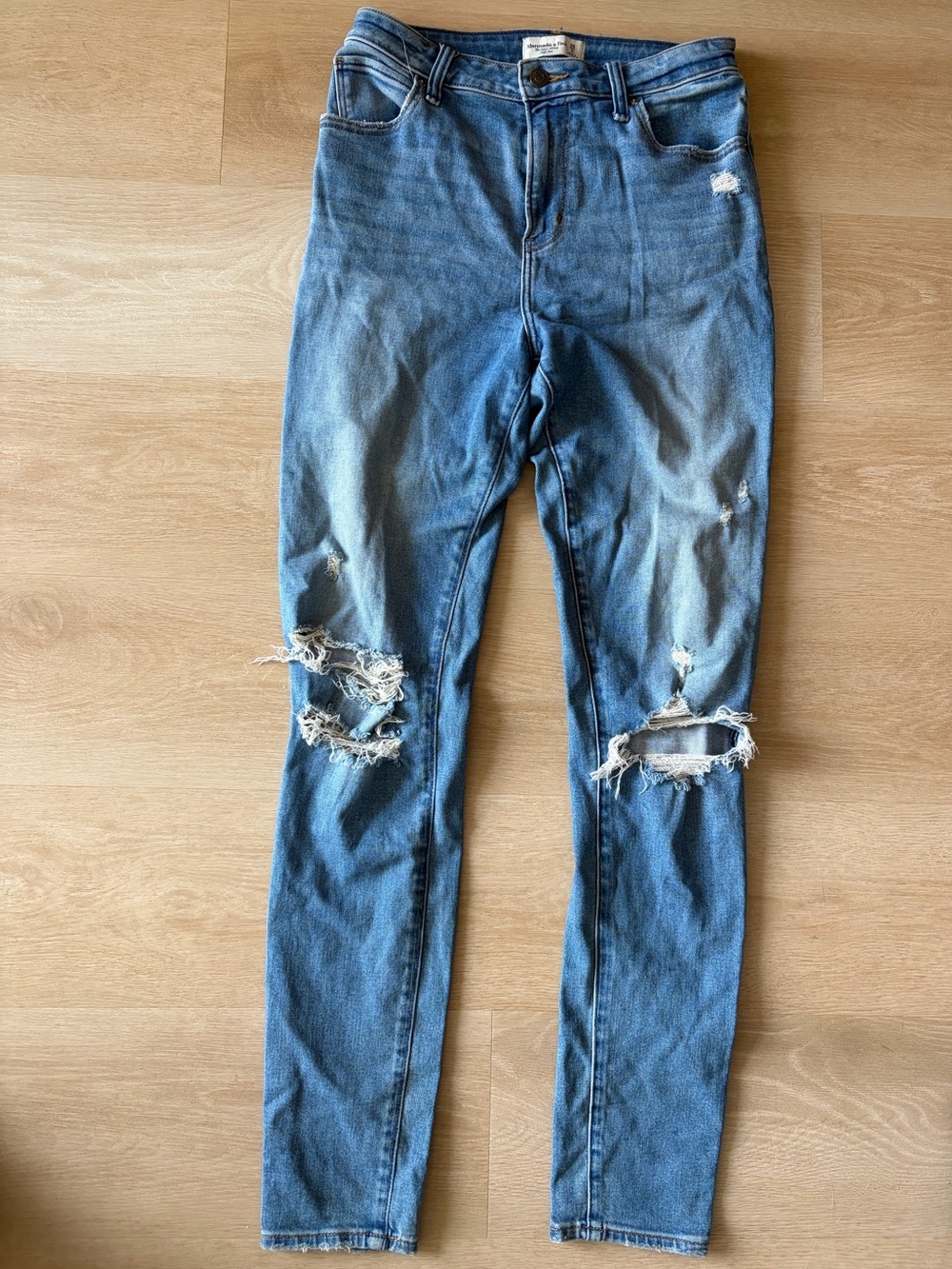 Abercrombie Curve Love High Rise Super Skinny Ripped Jeans 28L